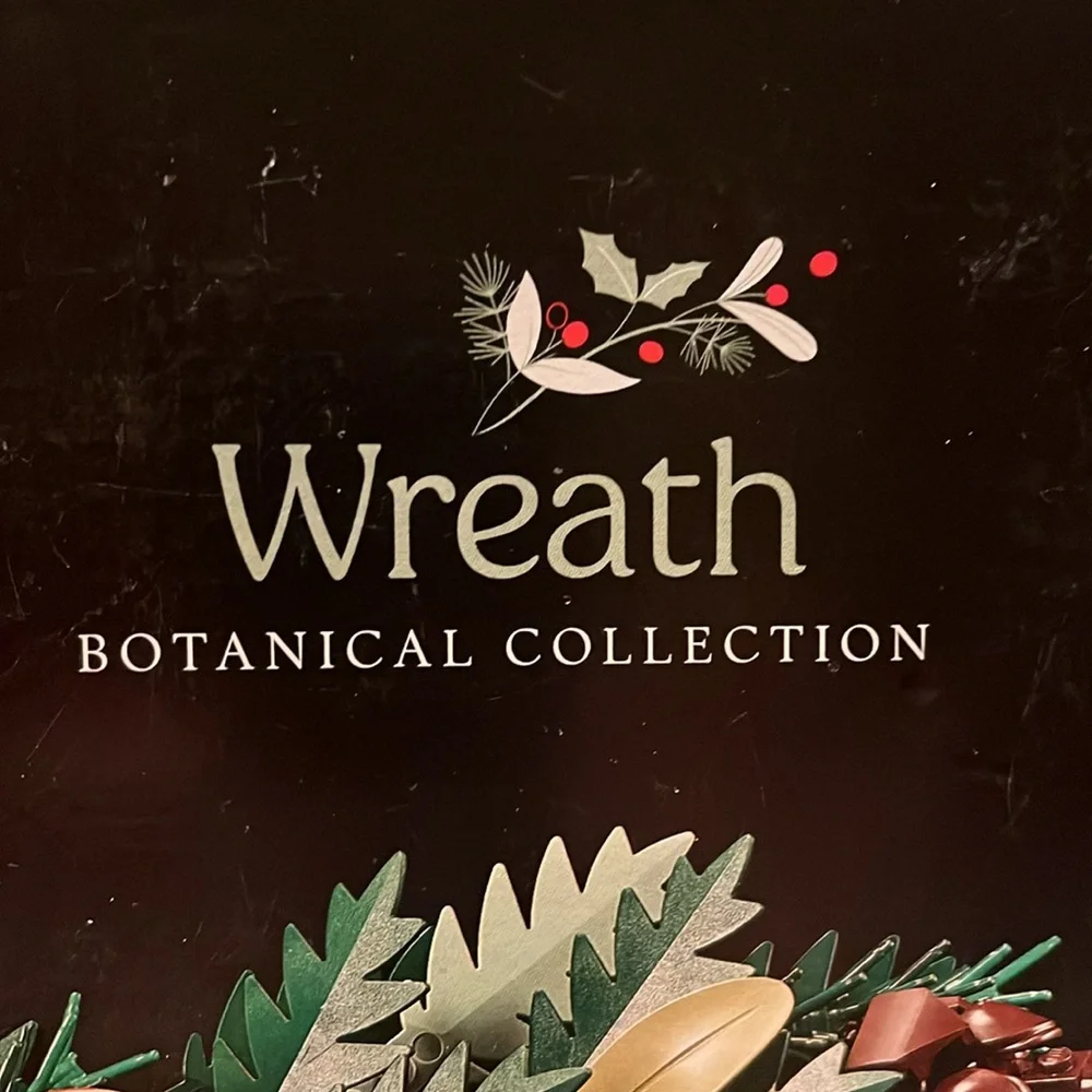 LEGO Icons Botanical Collection (10340) Christmas Wreath - Picture 7 of 11